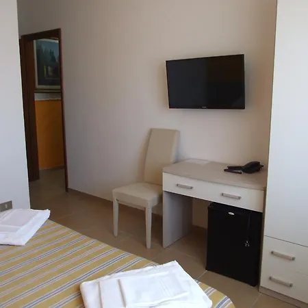 Hotel Midy 3*