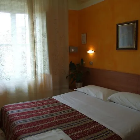 Отель Midy
