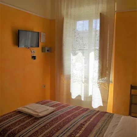 Отель Midy 3*